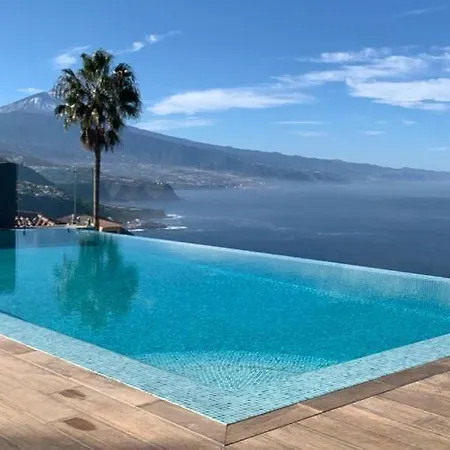 Crystal Ocean Villa *