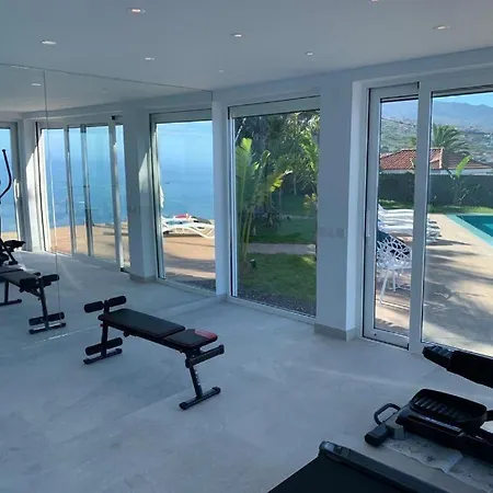 Crystal Ocean Villa *