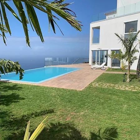 Villa Crystal Ocean *