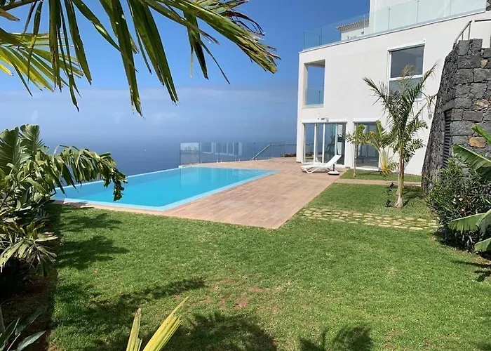 Villa Crystal Ocean *