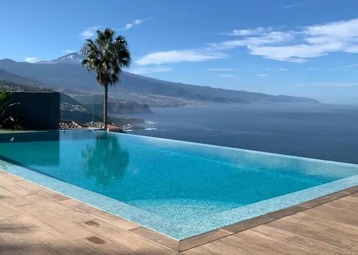 Crystal Ocean Villa *